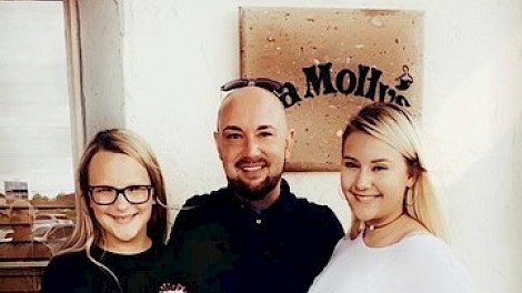 Richard with his nieces, Paige and Preslee