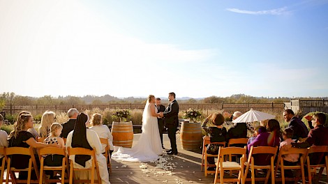 PHOTO BY Runaway with me Weddings