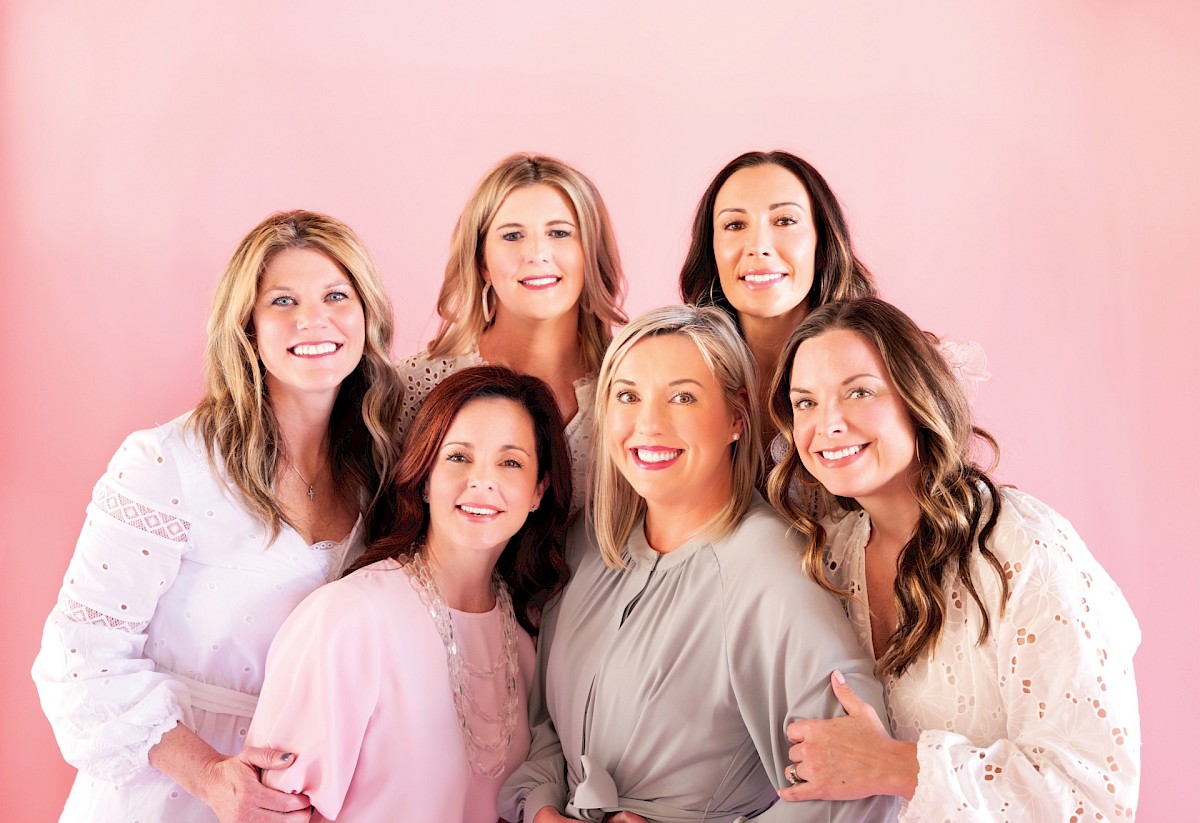 (L-R) Shannon Reardon, Kara Humphrey, Kelli Phillips, Cassy Meisenheimer,  Mindi Pruett,  Amber  Lawrence. photo by Matt Cornelius
