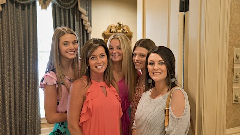 Kennedi and Kandi McHenry, Grace Wilson, Ella and Amanda Graham