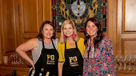 Lacey McCulloch, Renee Sheppard, Ashley Gibbs