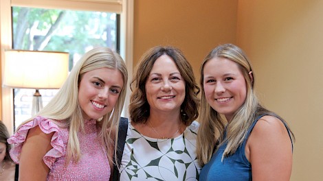 Ellen Womack, Kim Swanson, Baylee Swanson
