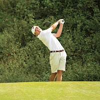 Freshman, Thomas Curry, playing for the 2023-2024 University of Arkansas Golf Team. photo courtesy of University of Arkansas Athletic Department