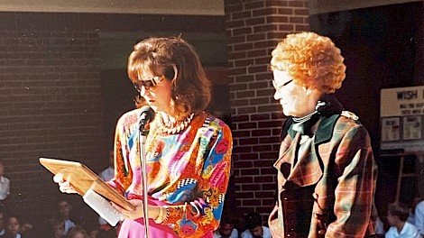 Honoring her father’s legacy, Judy Kelley Morgan with her mother, Hazel Kelley Wilson, at the dedication of the Jack B. Kelley Amphitheater at St. James Day School.